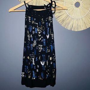 LETTER FONTS PUFFY SLEEVELESS HALTER TOP